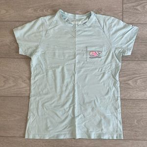 vineyard vines t-shirt